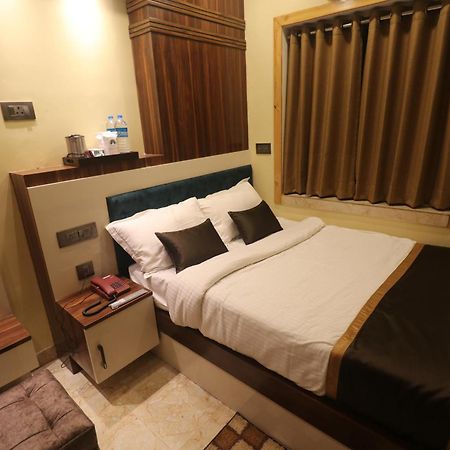 Mohar Residency Hotel Kolkata Exterior photo