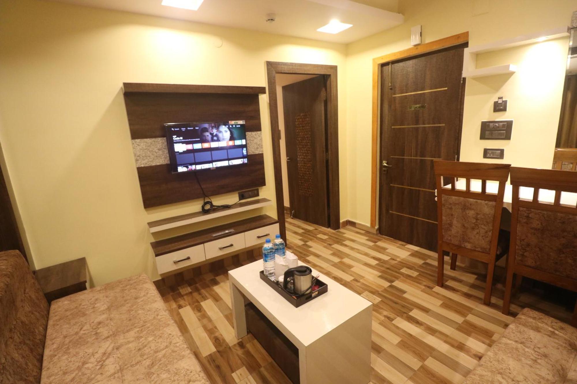 Mohar Residency Hotel Kolkata Exterior photo