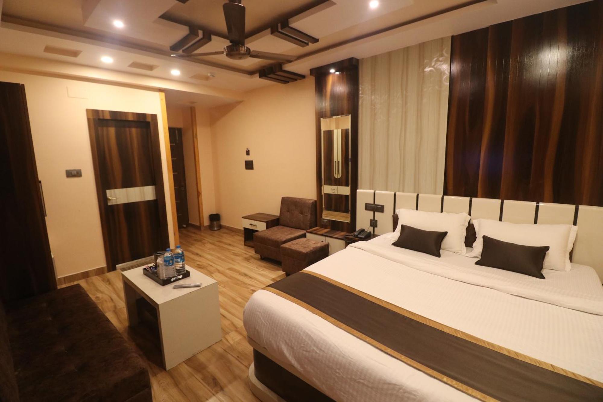 Mohar Residency Hotel Kolkata Exterior photo