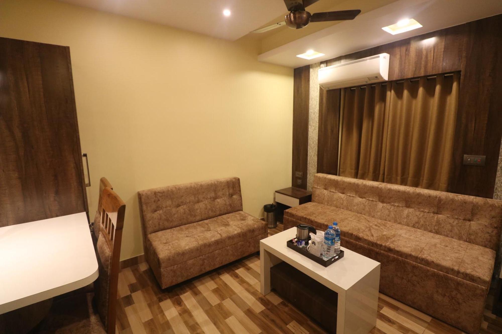Mohar Residency Hotel Kolkata Exterior photo